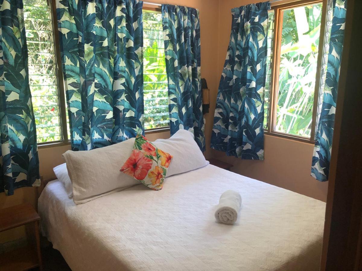 Hotel El Mono Feliz Ojochal Kültér fotó