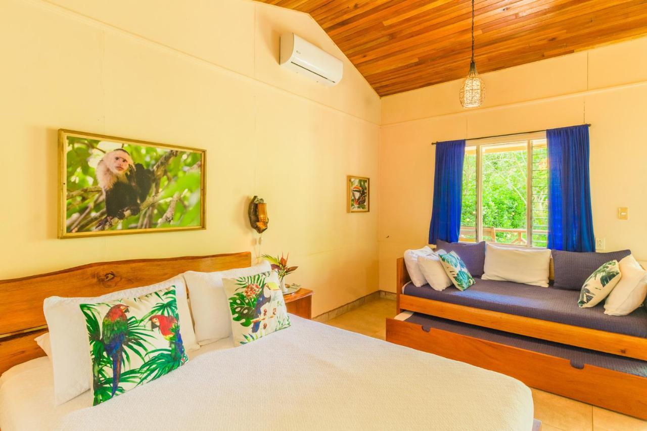 Hotel El Mono Feliz Ojochal Kültér fotó