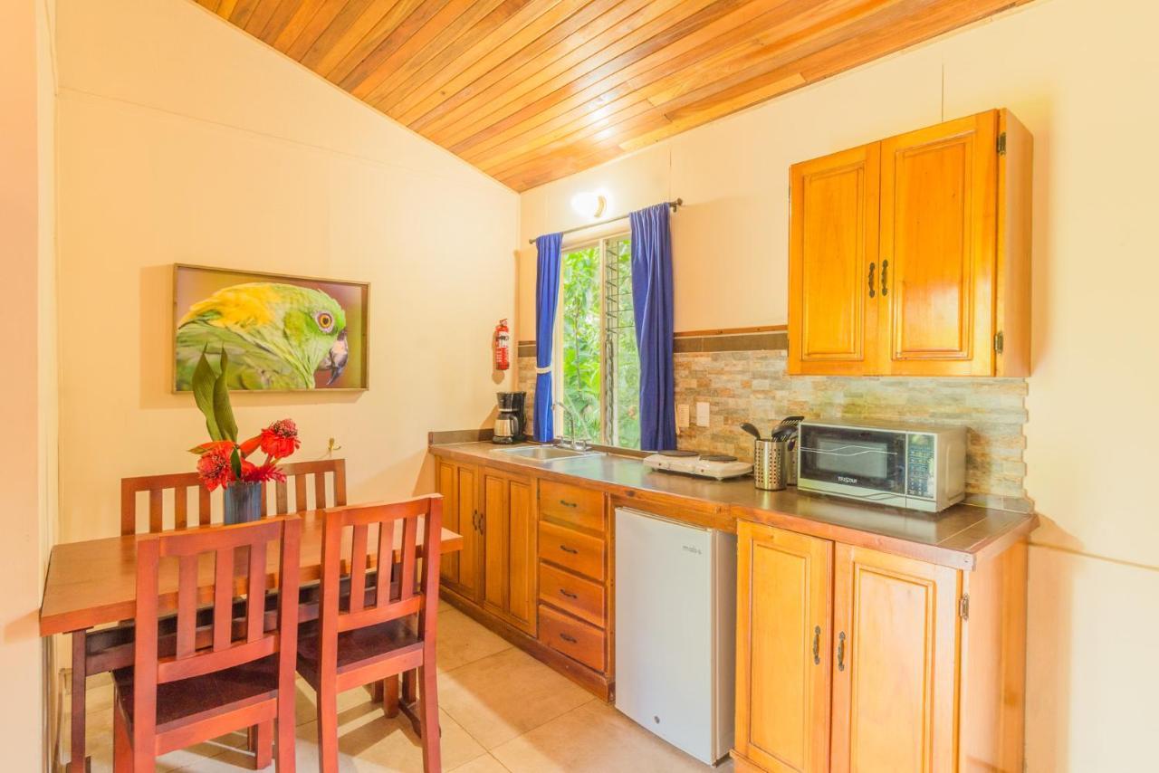 Hotel El Mono Feliz Ojochal Kültér fotó