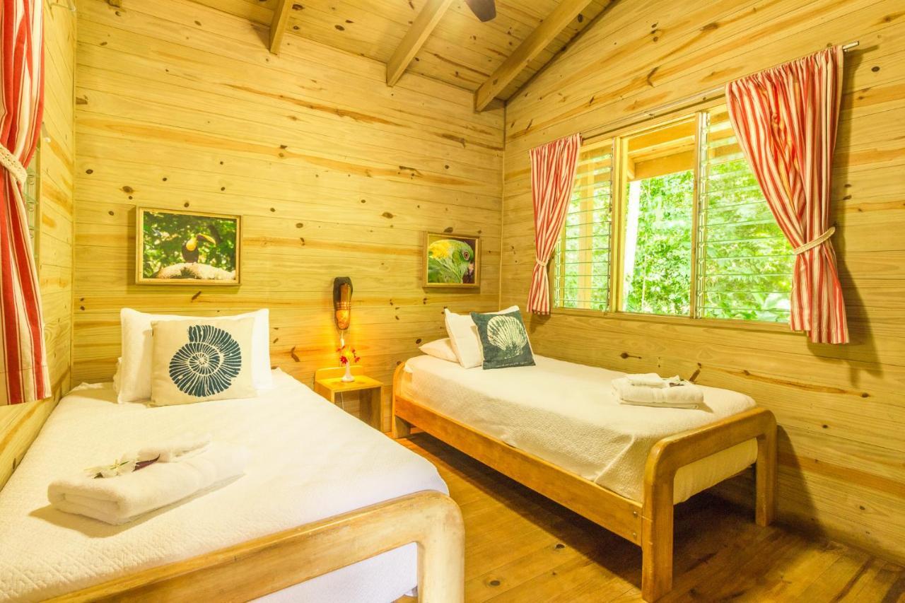 Hotel El Mono Feliz Ojochal Kültér fotó